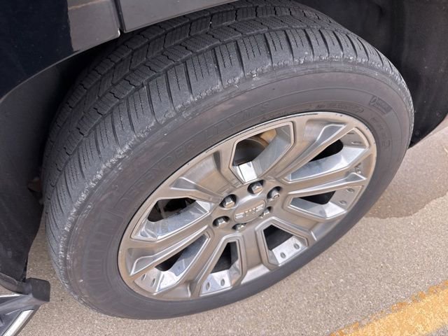 Used 2017 GMC Yukon Denali w/ Open Road Package AWD/4WD image 6