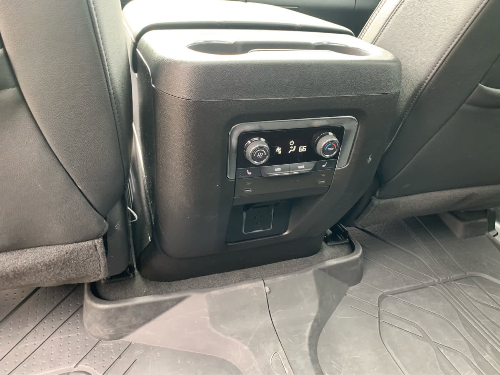 Used 2025 Chevrolet Tahoe RST image 27