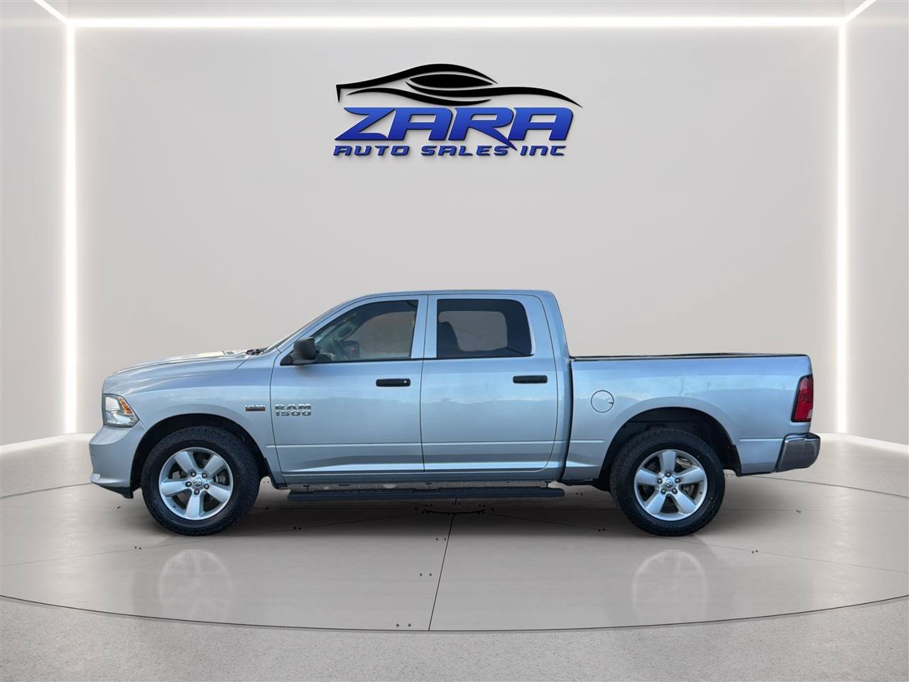 Used 2016 RAM 1500 Express w/ Popular Equipment Group AWD/4WD image 4