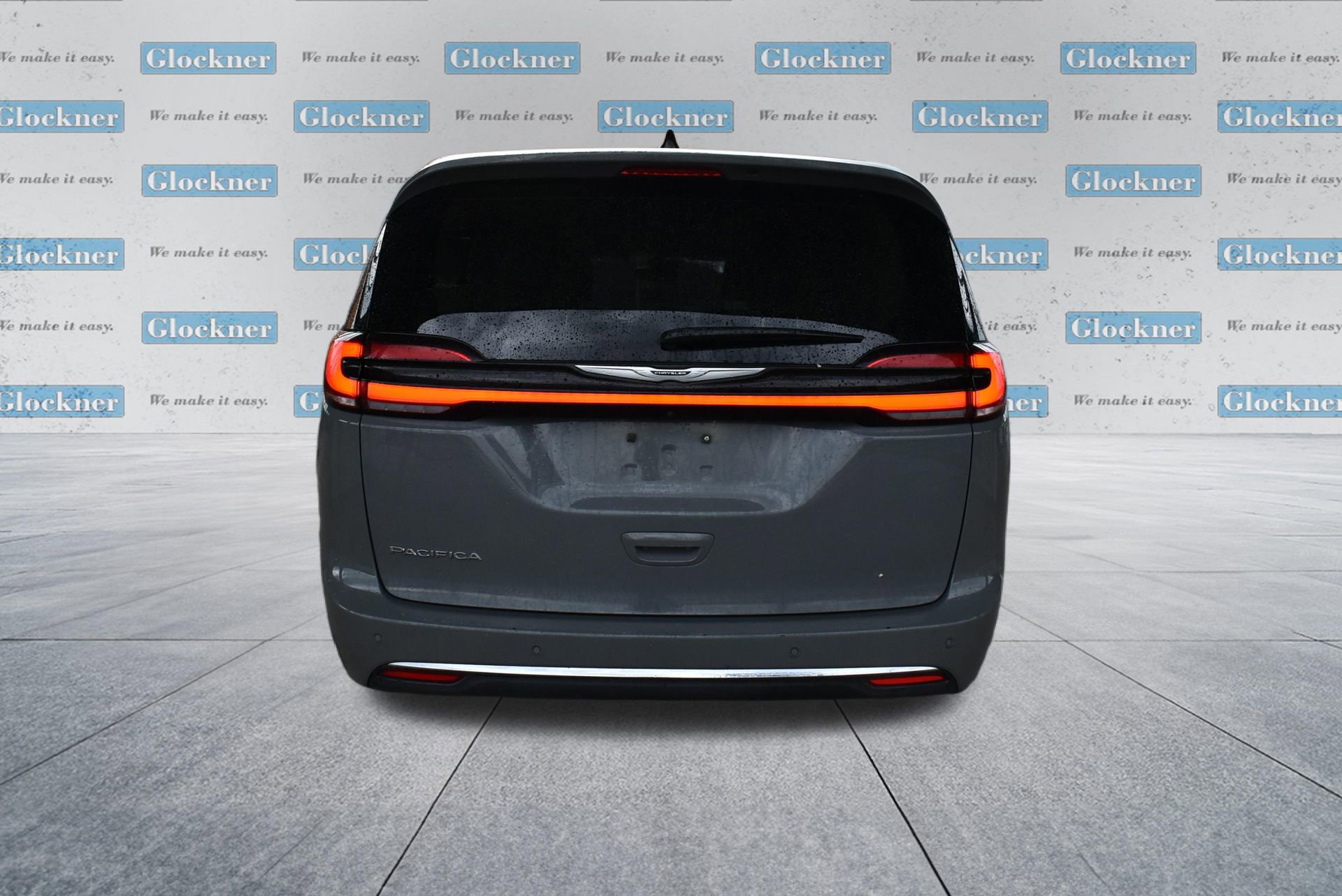 Used 2023 Chrysler Pacifica Touring-L FWD image 7