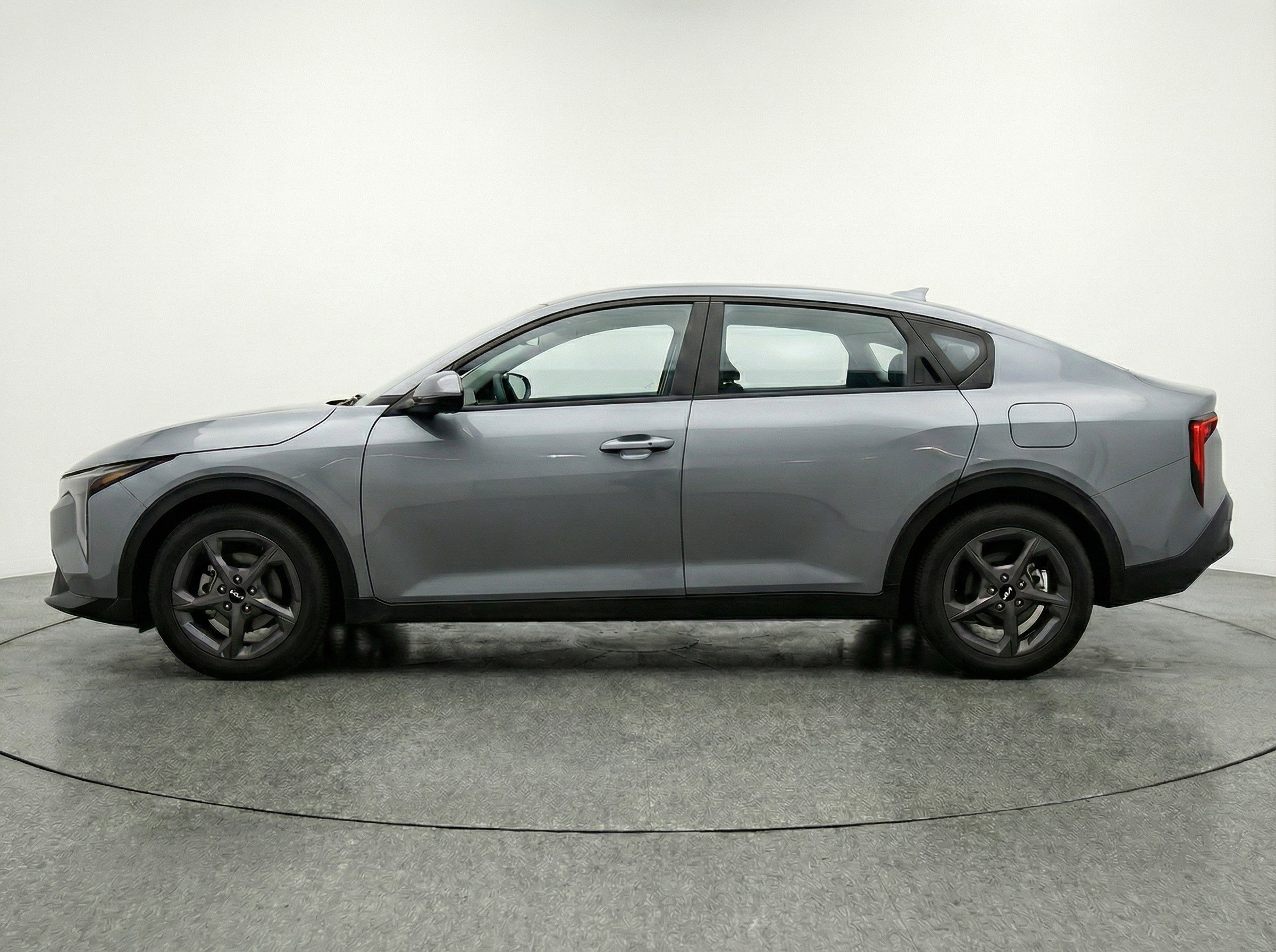 Used 2025 Kia K4 FWD image 5