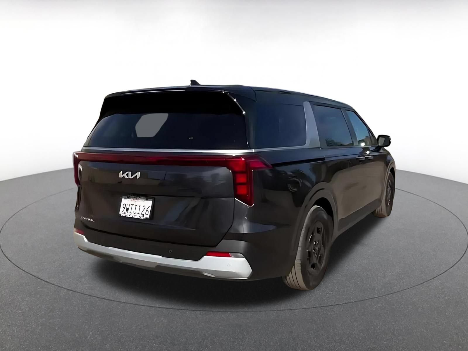 Used 2026 Kia Carnival FWD image 15