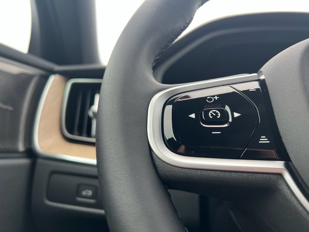 New 2026 Volvo XC60 B5 Plus w/ Protection Package Premier AWD/4WD image 12
