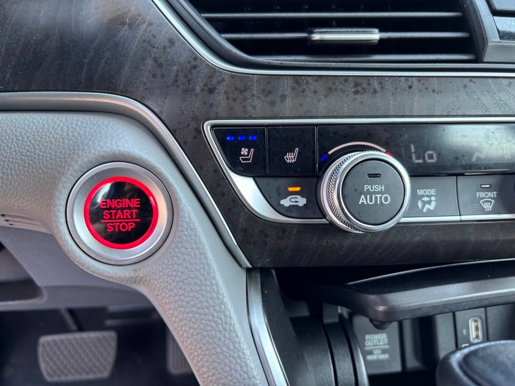 Used 2018 Honda Accord Touring image 37