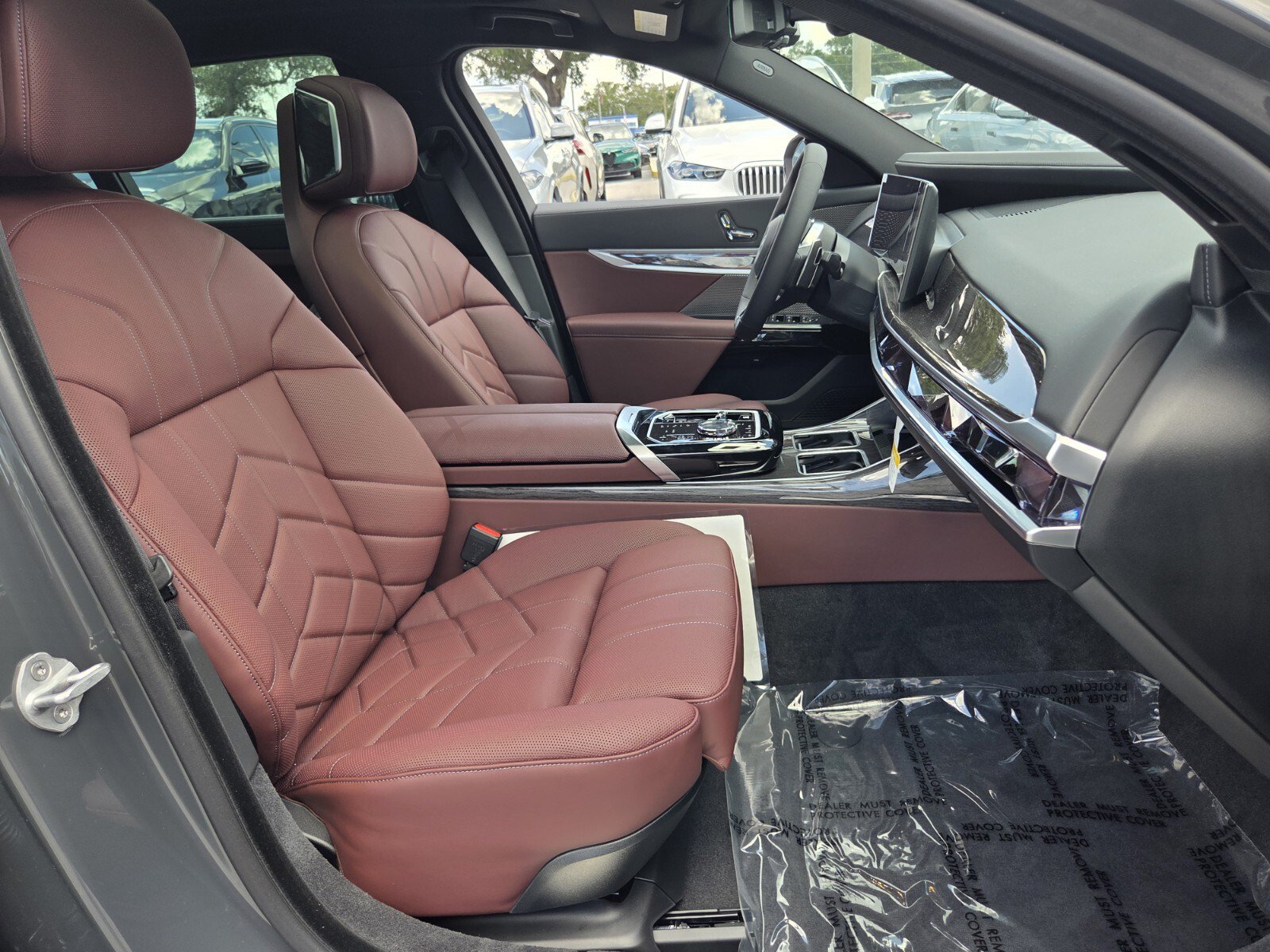 New 2026 BMW 750e xDrive w/ Premium Package AWD/4WD image 17