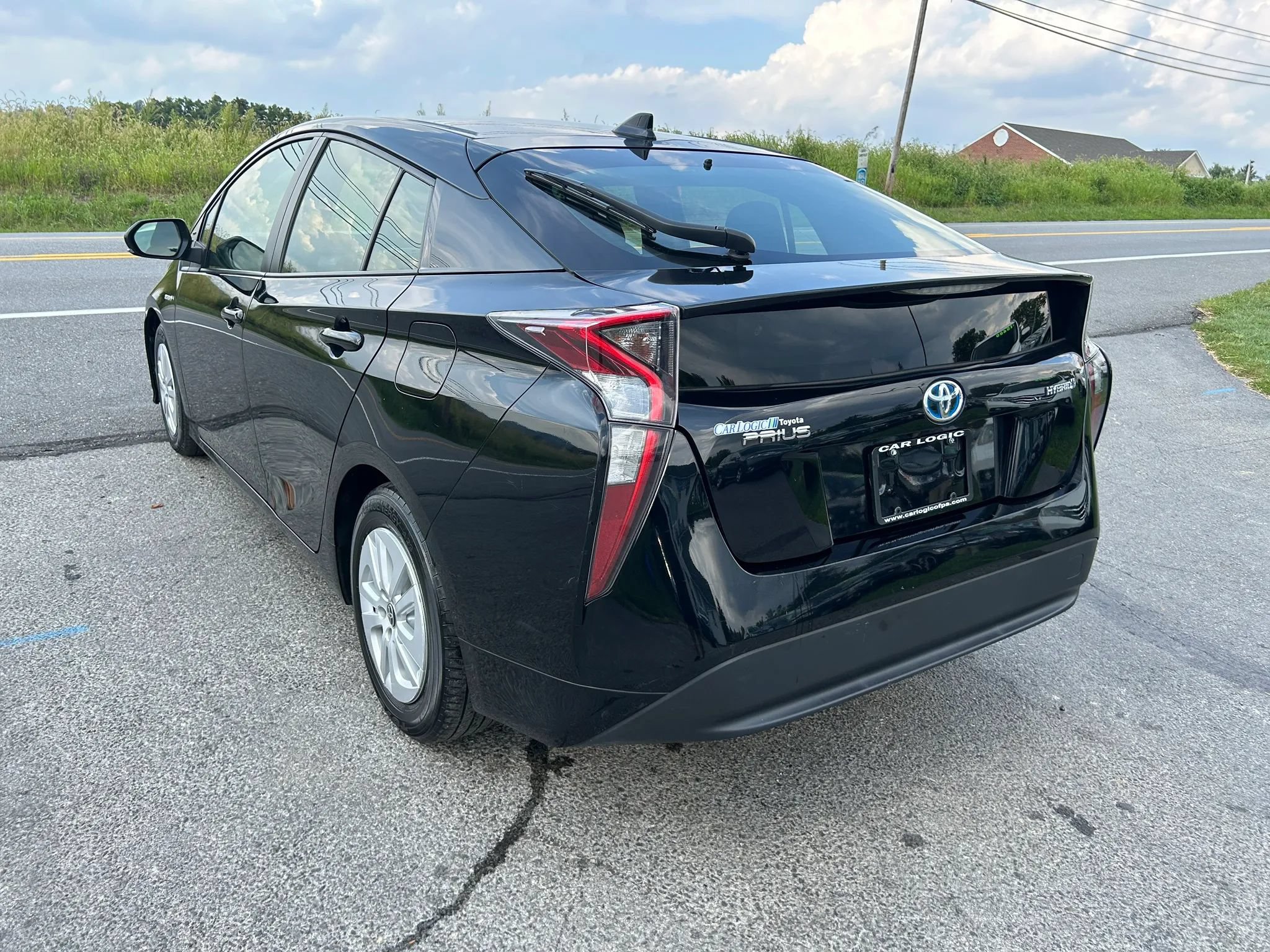 Used 2017 Toyota Prius Four FWD image 7