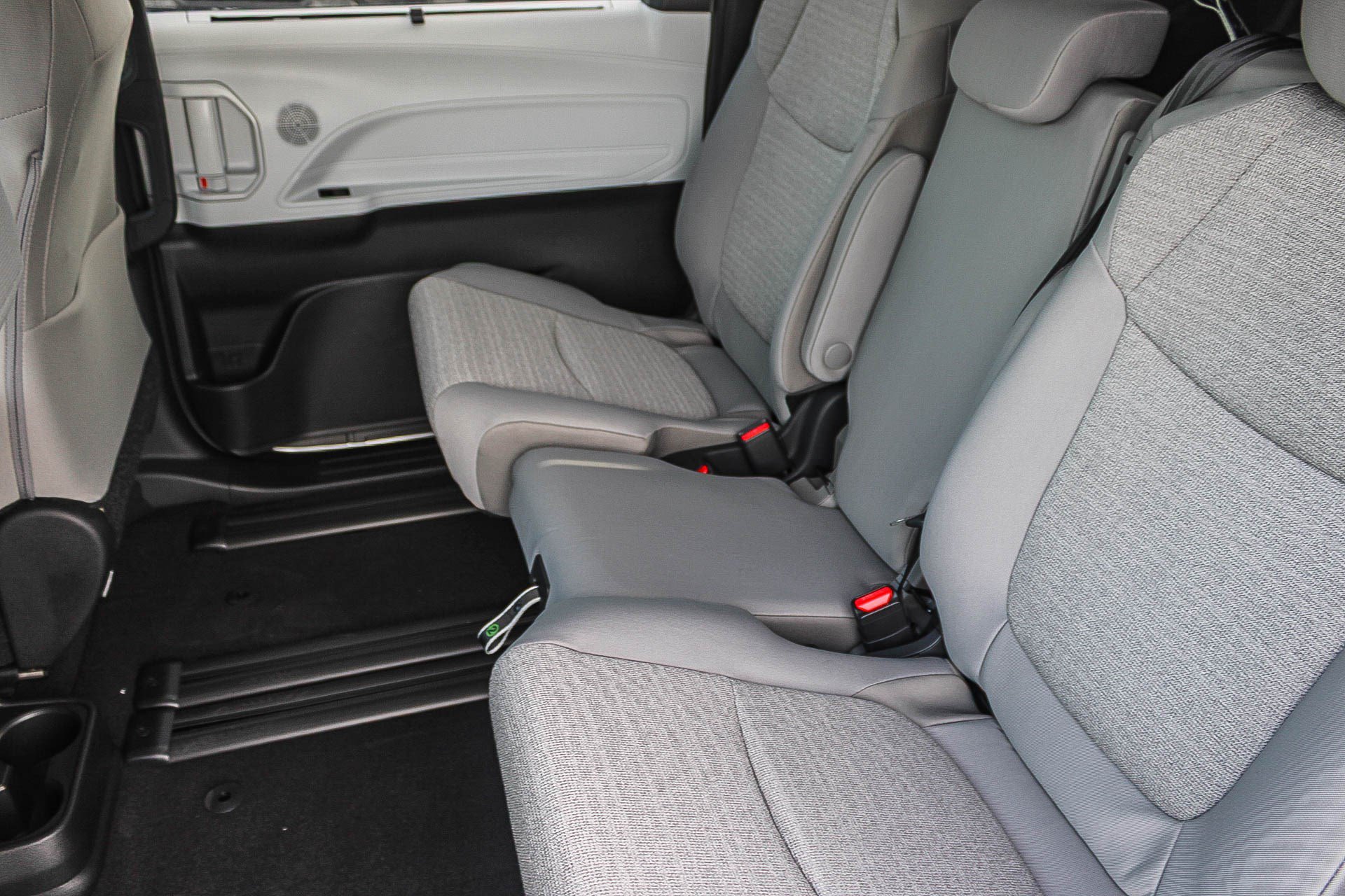 New 2026 Toyota Sienna LE FWD image 21