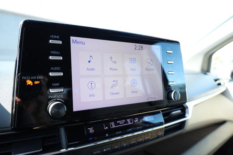 Used 2022 Toyota Sienna XLE image 17