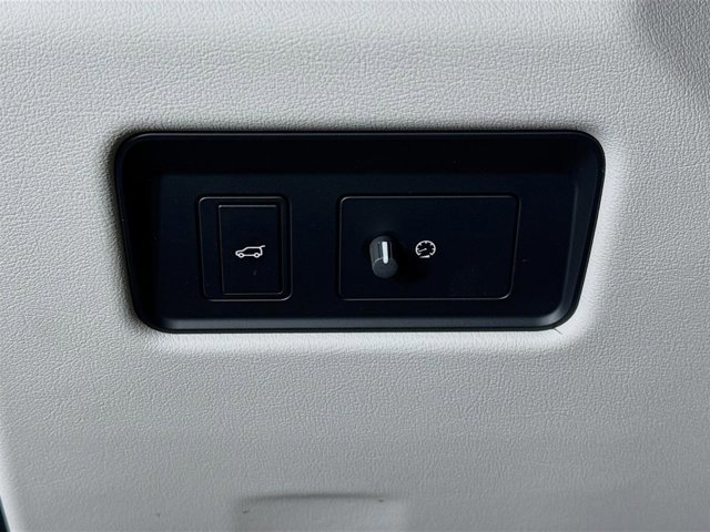 New 2026 Jaguar F-PACE SVR image 10