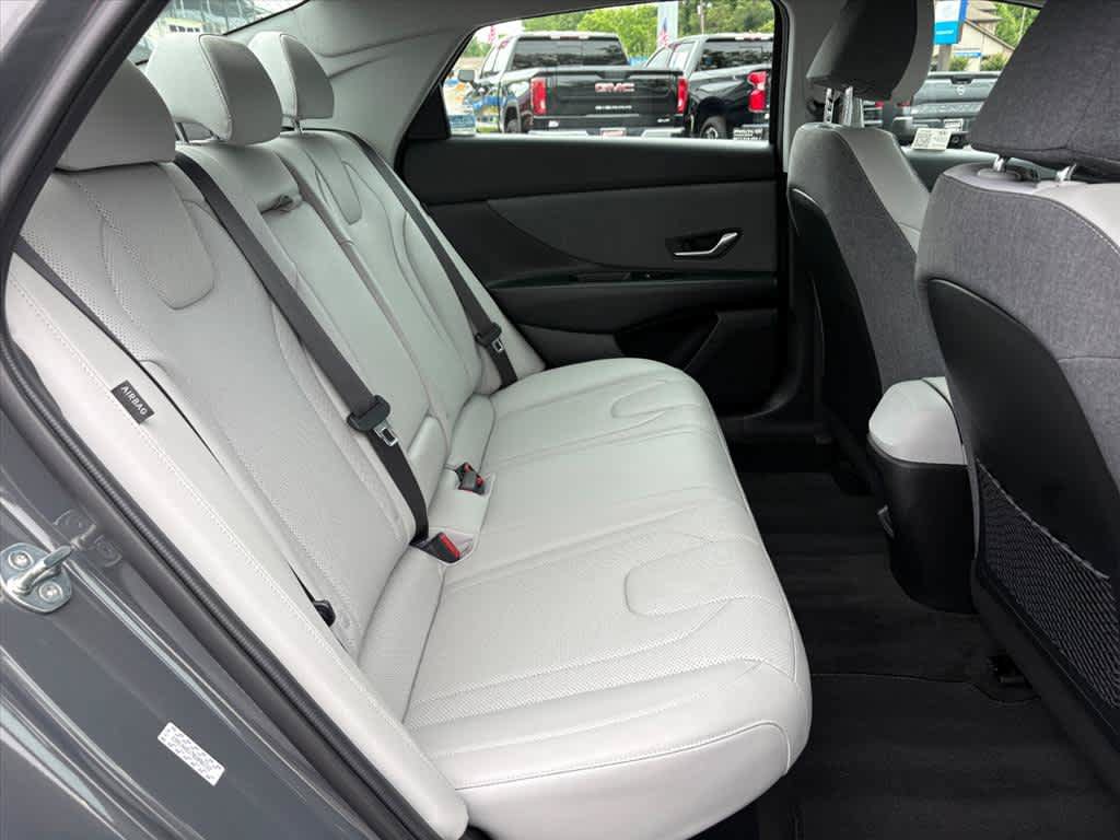 Used 2024 Hyundai Elantra Limited FWD image 8