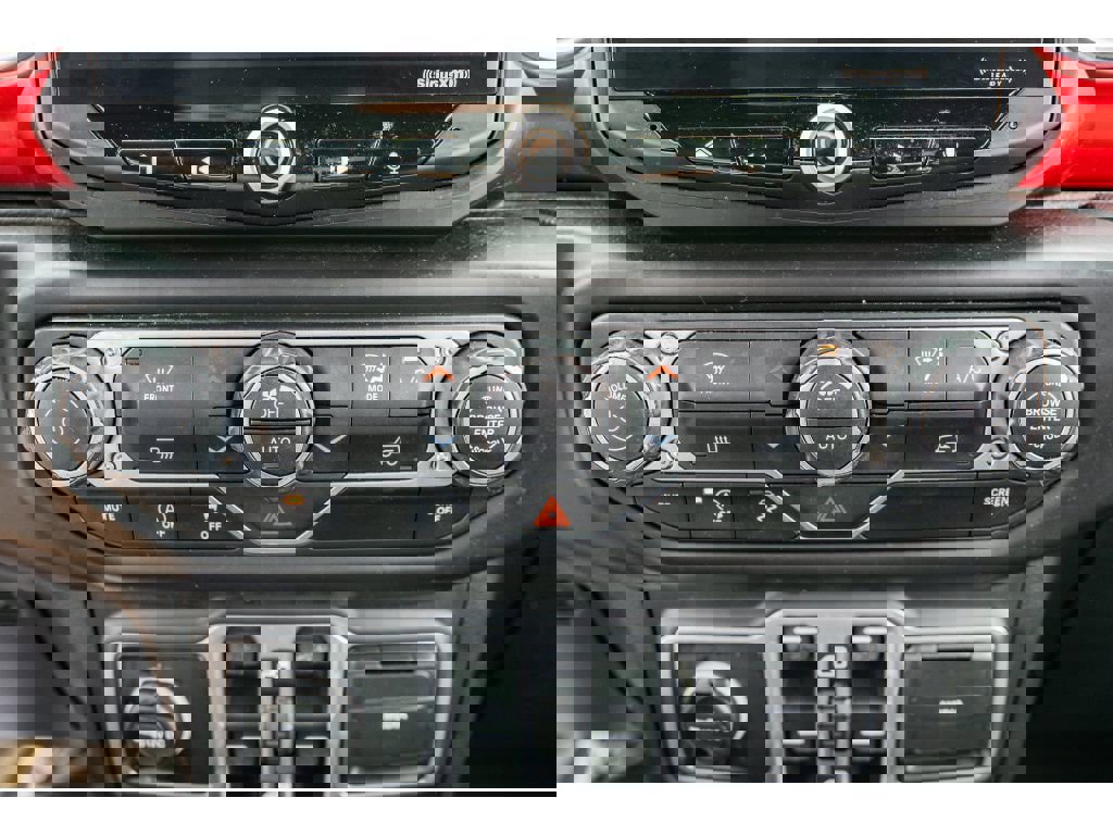 Used 2018 Jeep Wrangler Unlimited Rubicon w/ Dual Top Group image 16