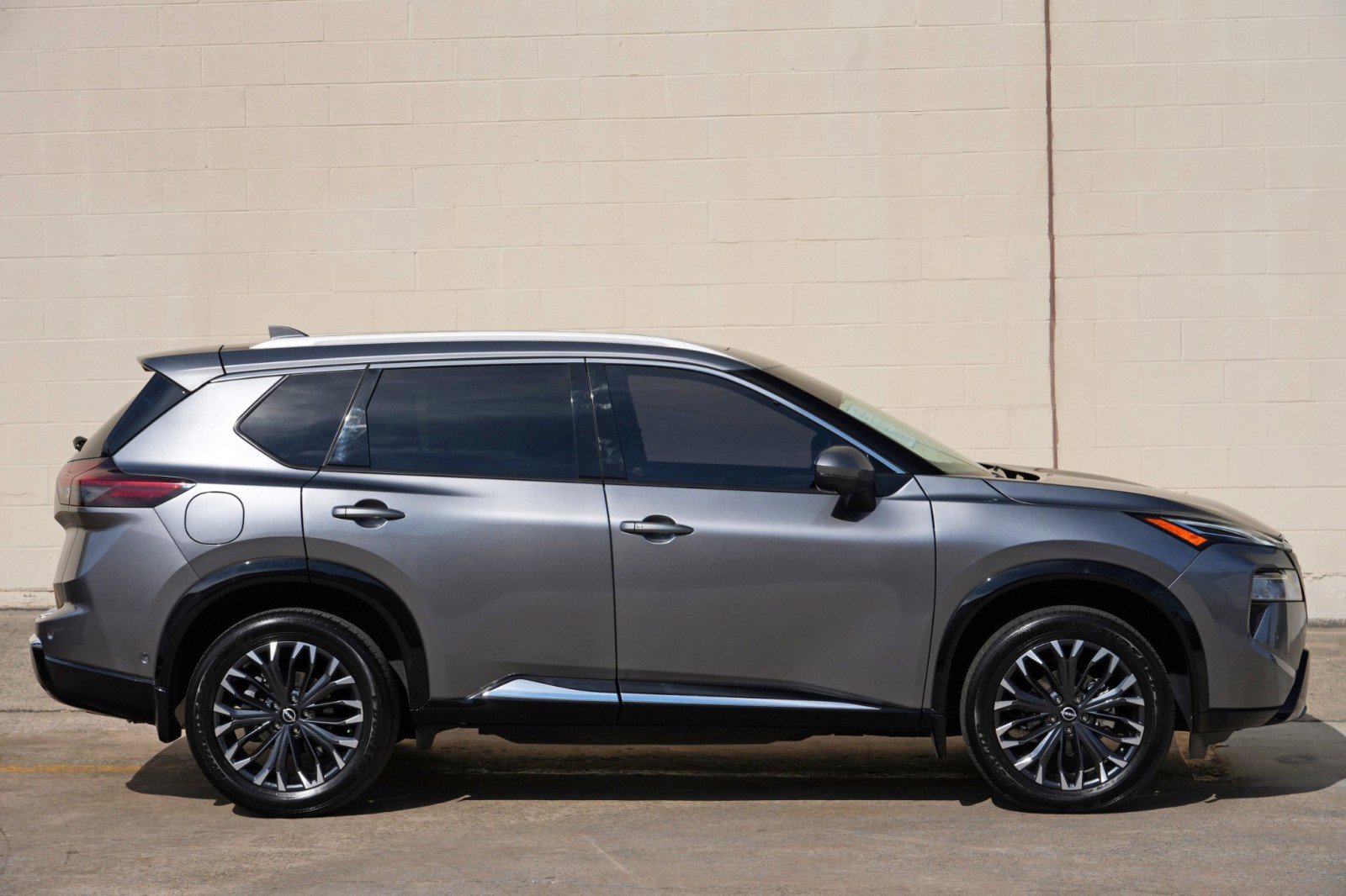 Used 2024 Nissan Rogue Platinum w/ Platinum Premium Package AWD/4WD image 50