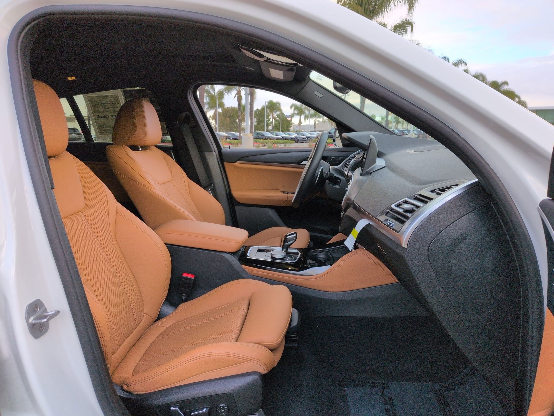 Used 2025 BMW X4 xDrive30i w/ Premium Package image 33