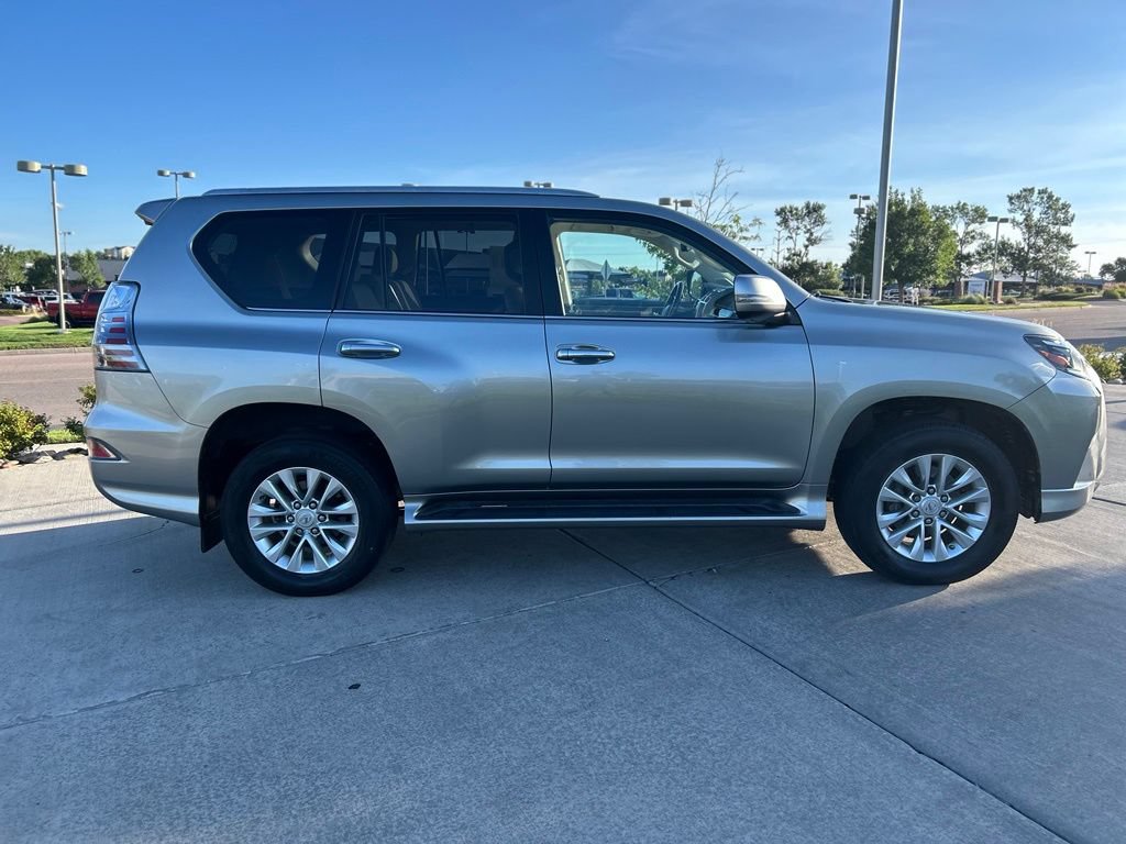 Used 2021 Lexus GX 460 Premium w/ Premium Package AWD/4WD image 9