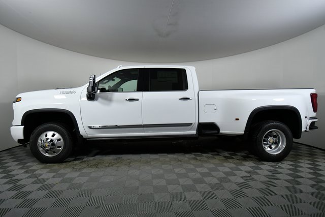New 2026 Chevrolet Silverado 3500 High Country w/ Technology Package image 16