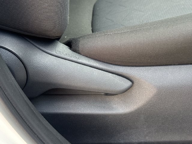 Used 2025 Toyota RAV4 XLE FWD image 30
