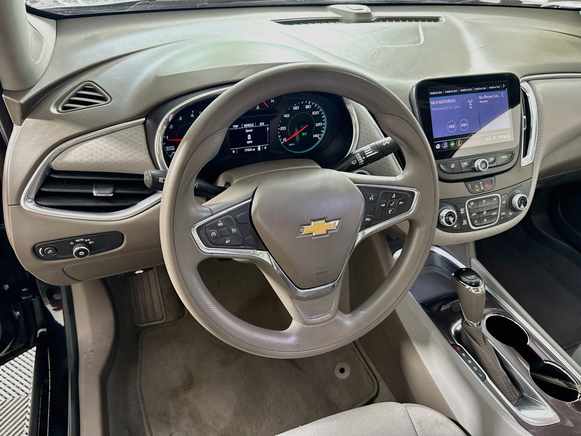 Used 2020 Chevrolet Malibu LT FWD image 21