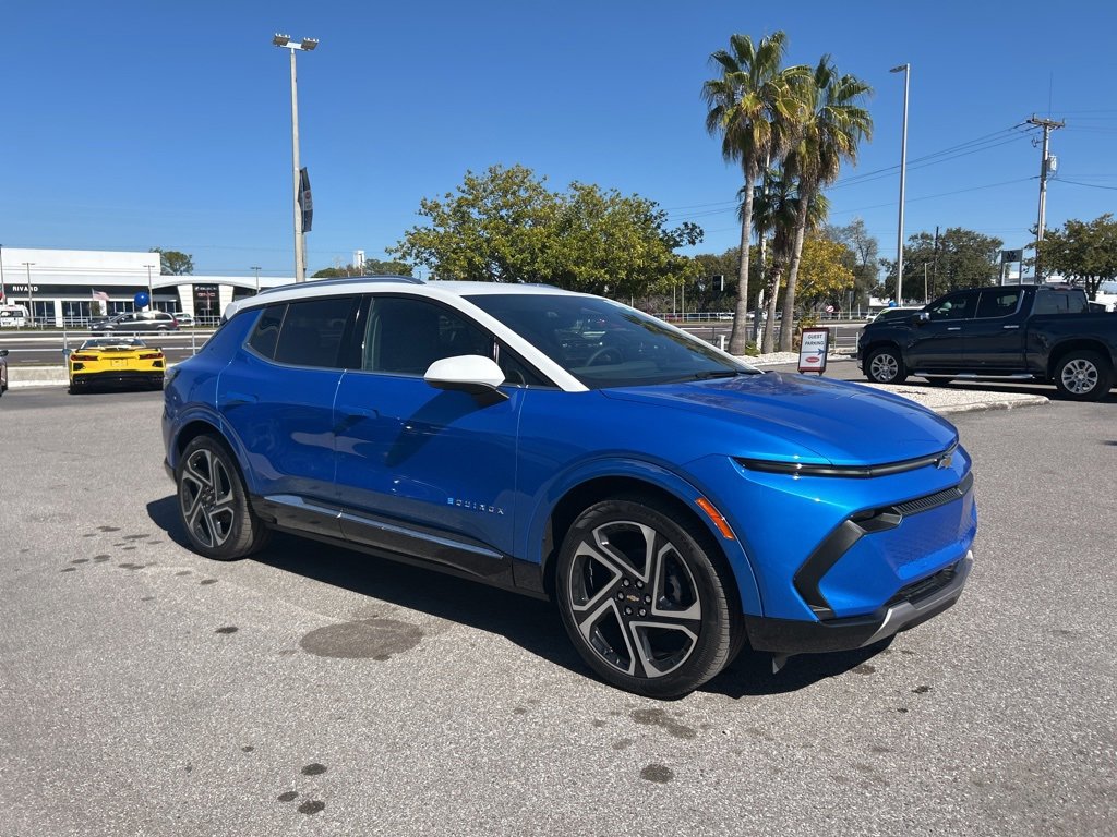 Used 2025 Chevrolet Equinox EV LT w/ Convenience Package II image 3