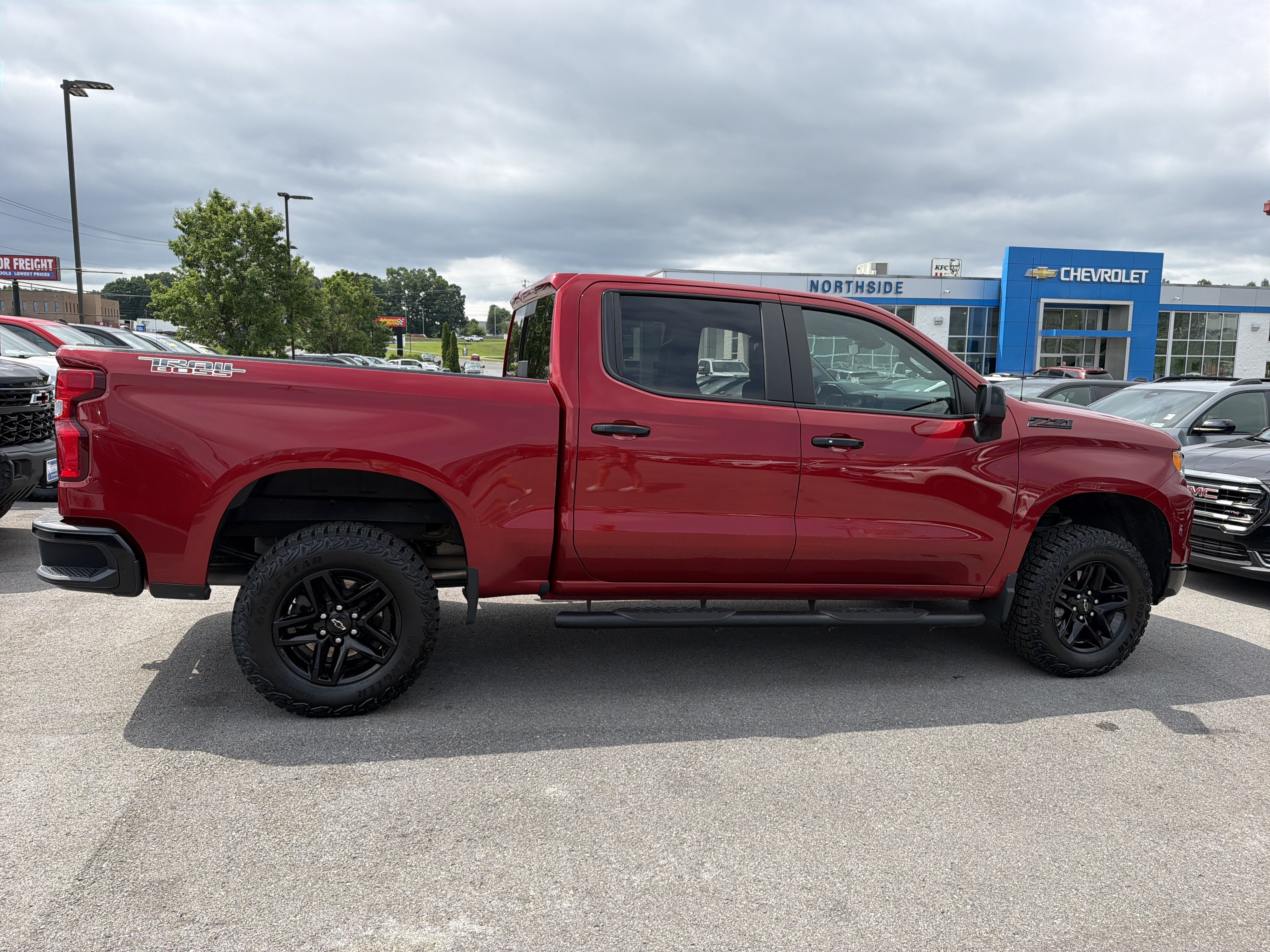 Used 2024 Chevrolet Silverado 1500 LT Trail Boss w/ Convenience Package II AWD/4WD image 5