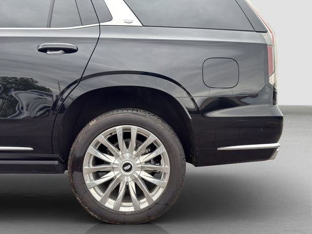 Used 2024 Cadillac Escalade Premium Luxury w/ Performance Package AWD/4WD image 32