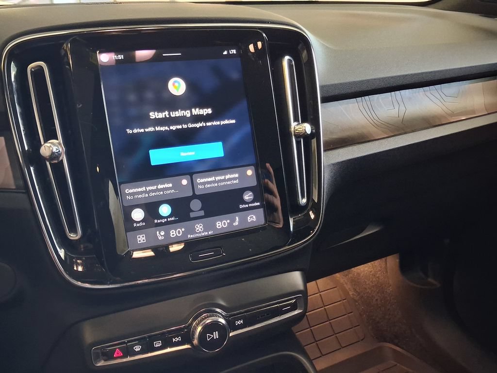 Certified 2023 Volvo C40 P8 Recharge Ultimate w/ Protection Package Premier AWD/4WD image 16