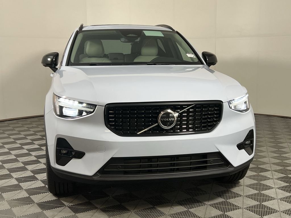New 2026 Volvo XC40 B5 Plus w/ Protection Package Premier image 3