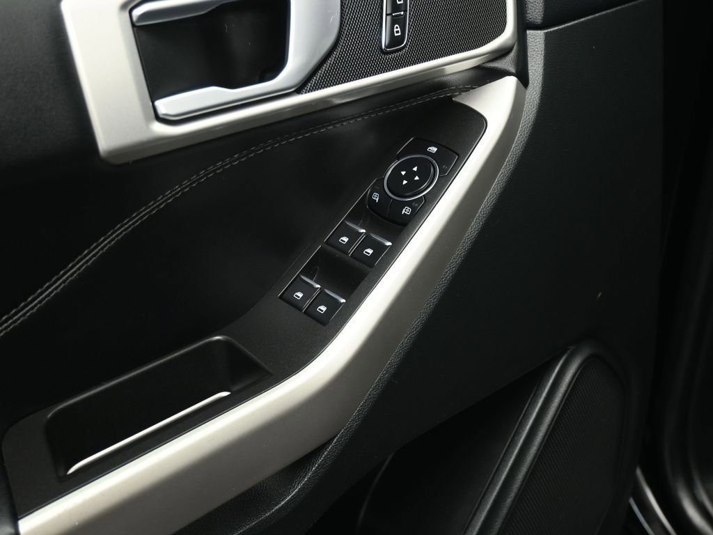 Certified 2023 Ford Explorer XLT image 8