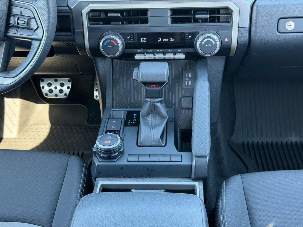 Used 2025 Toyota Tacoma TRD Sport AWD/4WD image 16