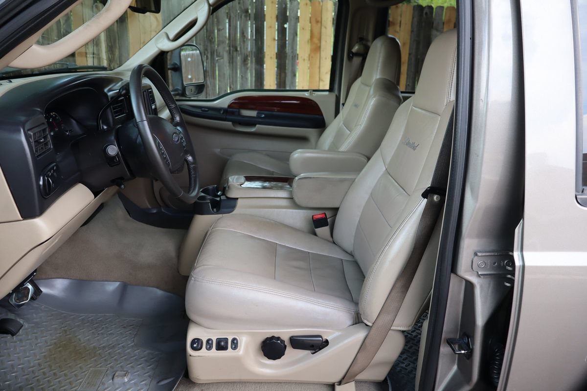 Used 2005 Ford Excursion Limited AWD/4WD image 19
