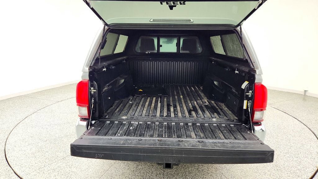 Used 2018 Toyota Tacoma SR5 RWD image 21
