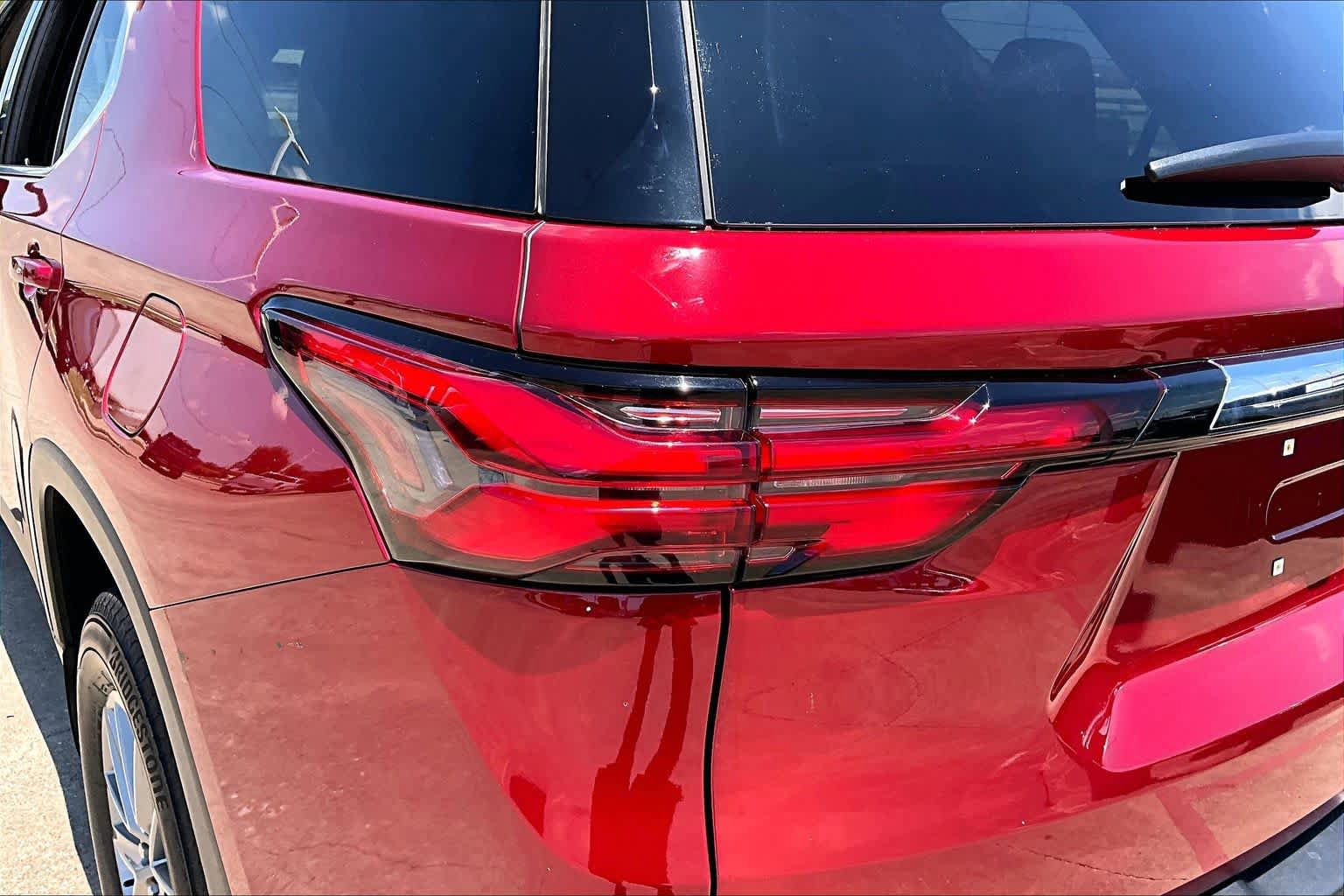 Used 2023 Chevrolet Traverse LT FWD image 26