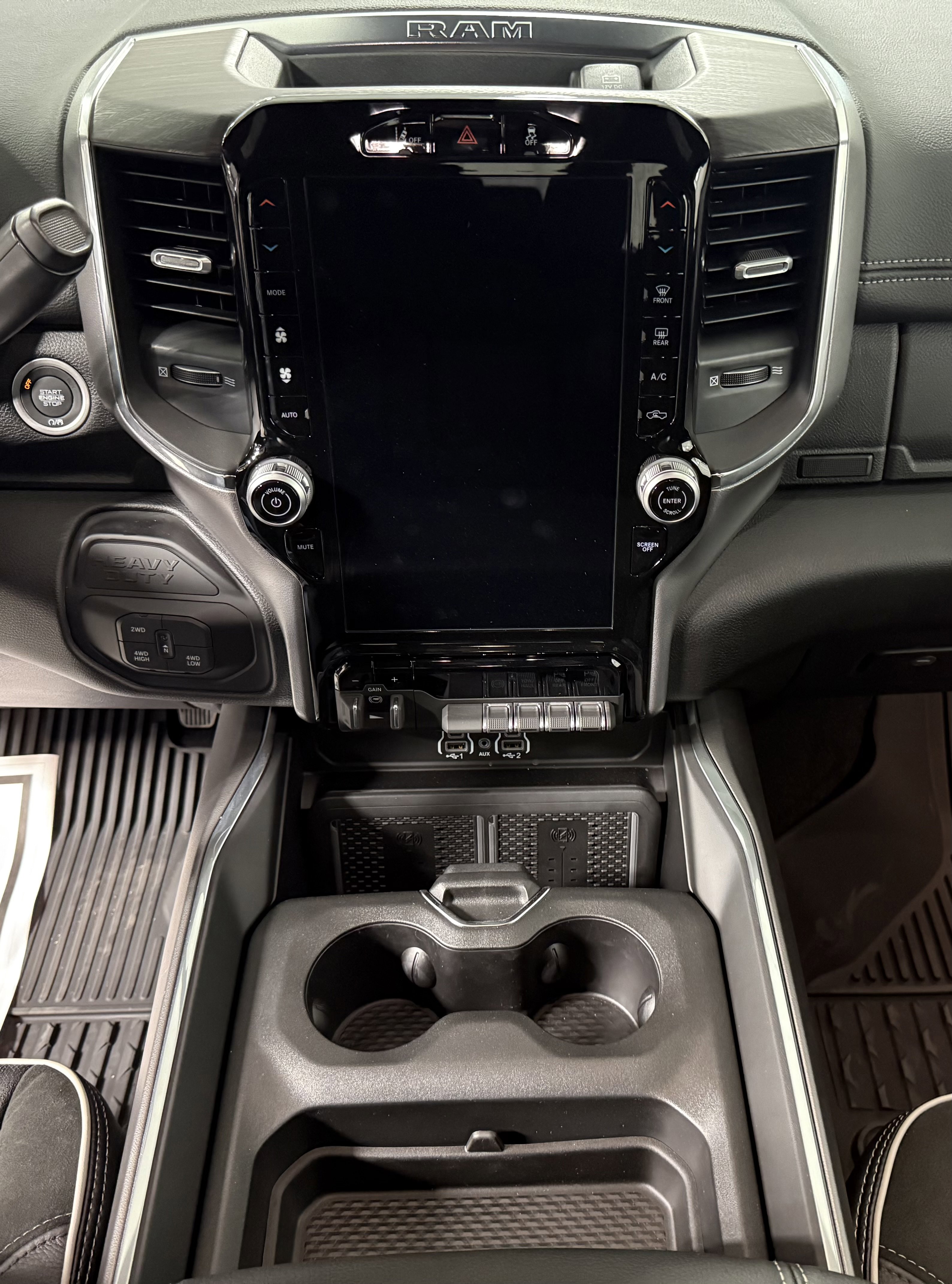 New 2026 RAM 2500 Laramie AWD/4WD image 22