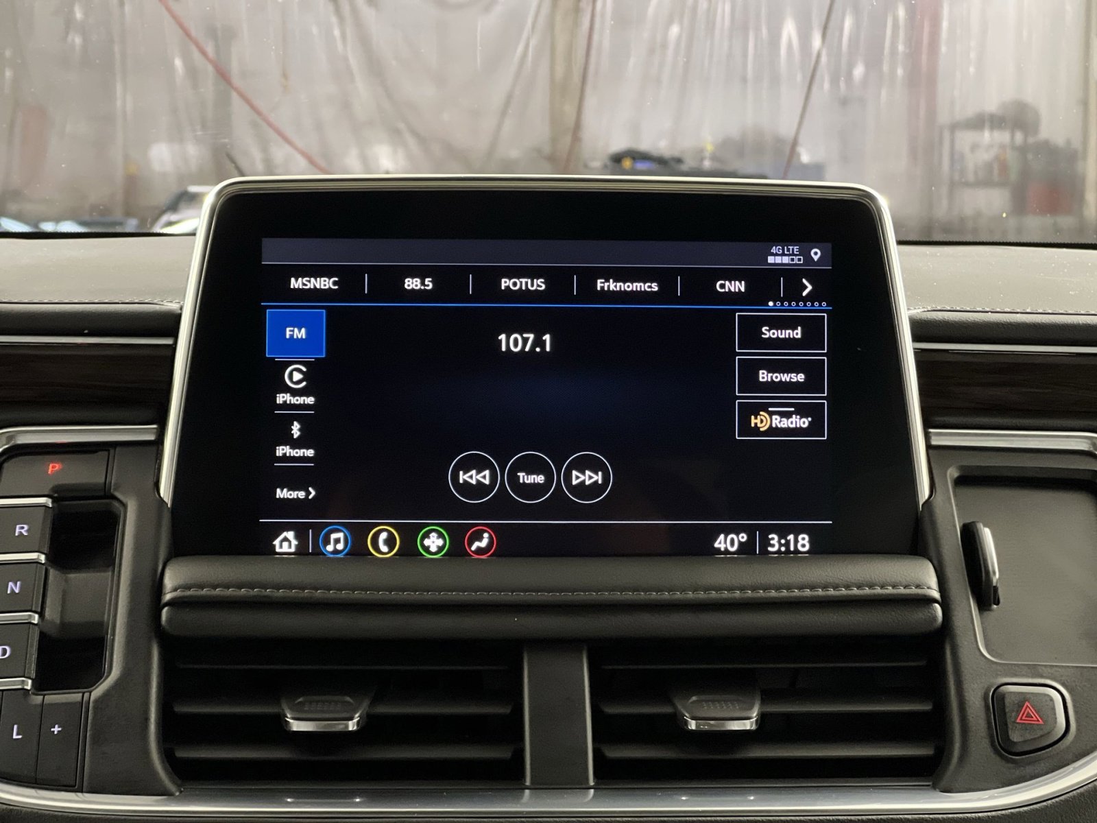 Used 2021 Chevrolet Tahoe LT w/ LT Signature Package image 17