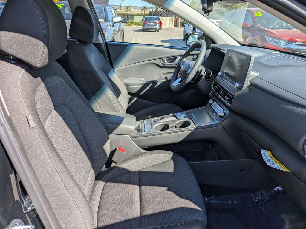 Certified 2023 Hyundai Kona SE image 30