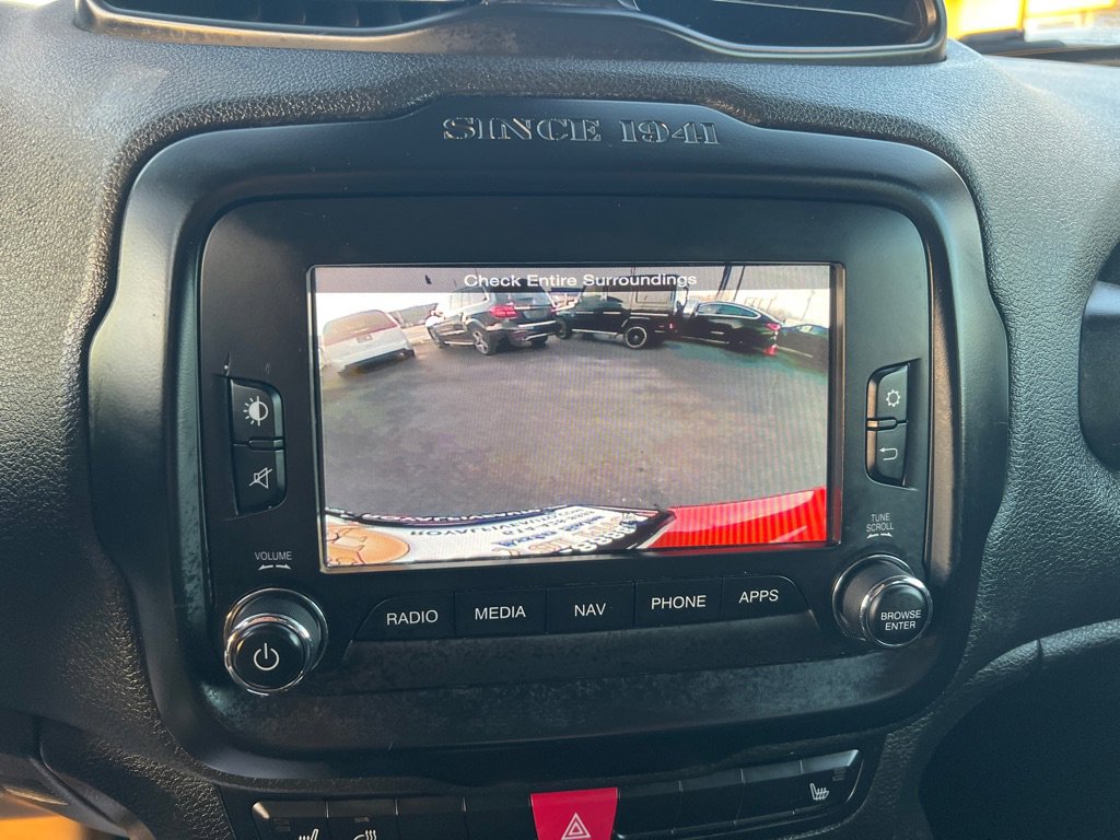 Used 2017 Jeep Renegade Trailhawk w/ Premium Trailhawk Package image 43