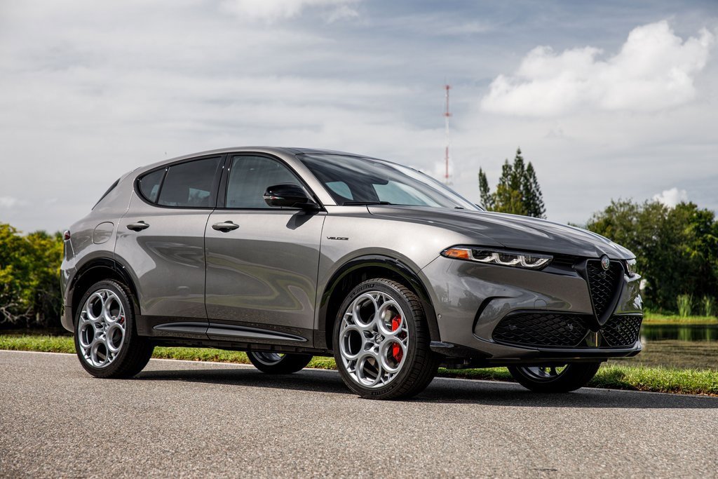New 2025 Alfa Romeo Tonale w/ Premium Package image 3