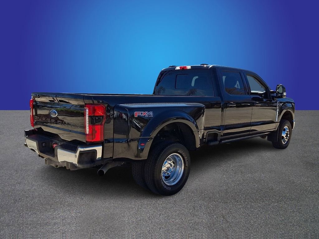 Used 2023 Ford F350 Lariat w/ Lariat Ultimate Package image 4