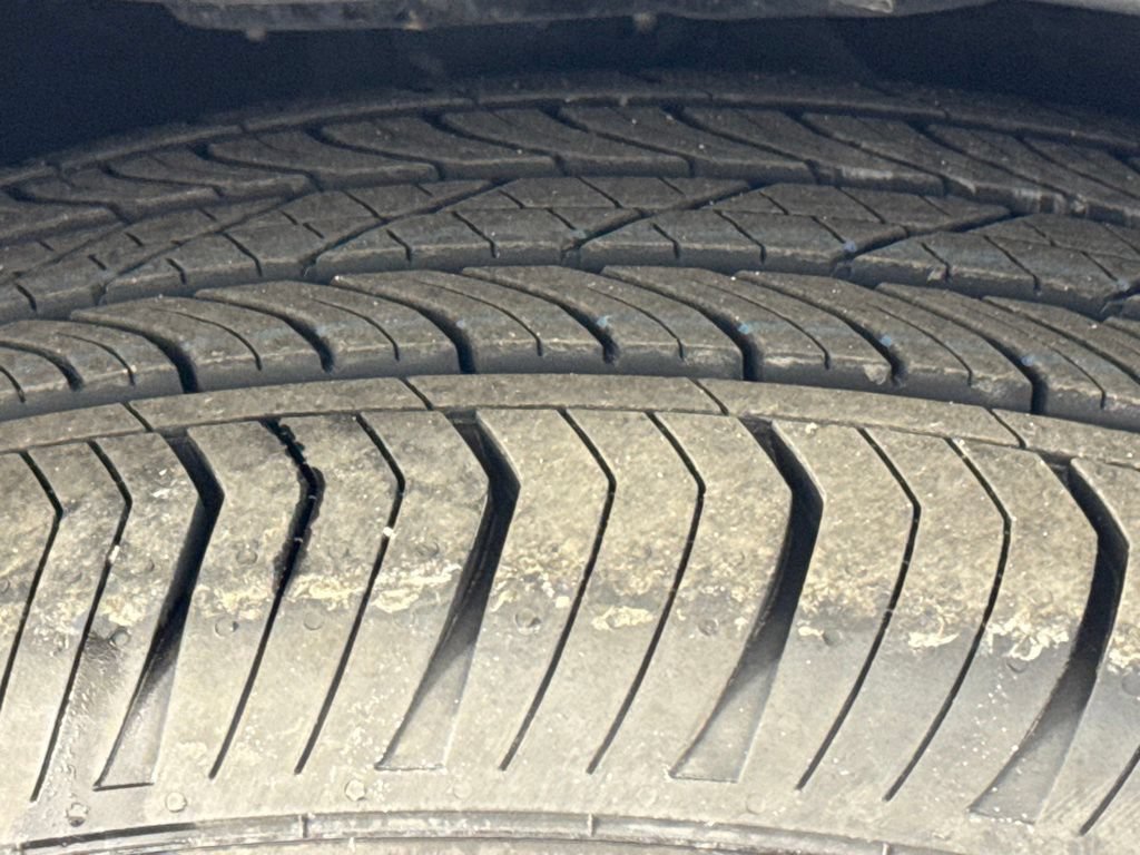 Certified 2024 Buick Envision Preferred AWD/4WD image 47
