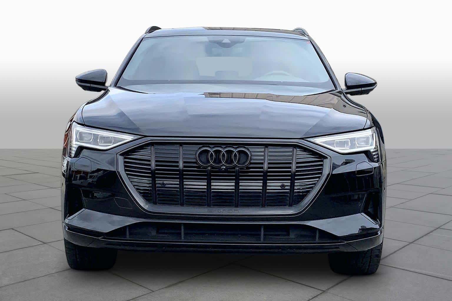 Used 2022 Audi e-tron Premium Plus w/ Premium Plus Package AWD/4WD image 3
