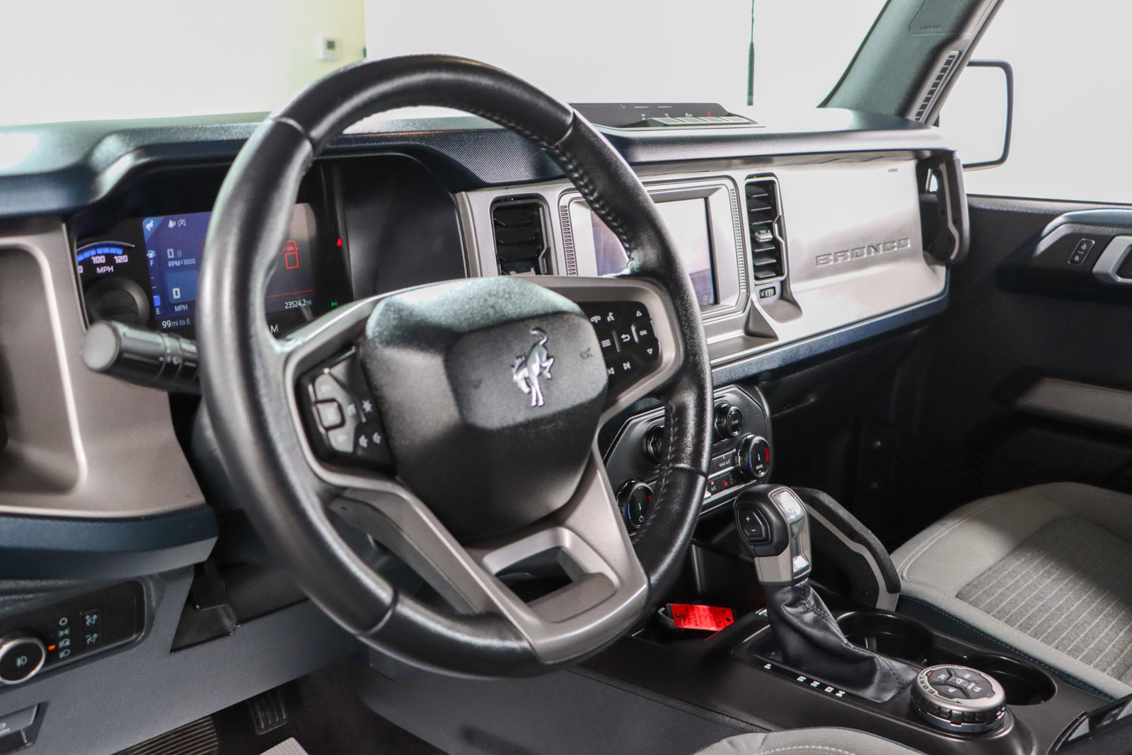 Used 2022 Ford Bronco Outer Banks image 23