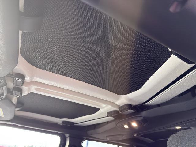 Used 2025 Jeep Gladiator Sport image 24