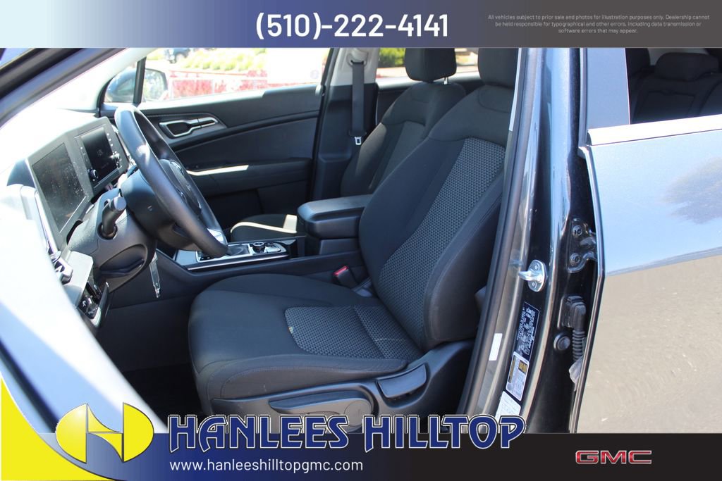 Used 2024 Kia Sportage LX FWD image 12