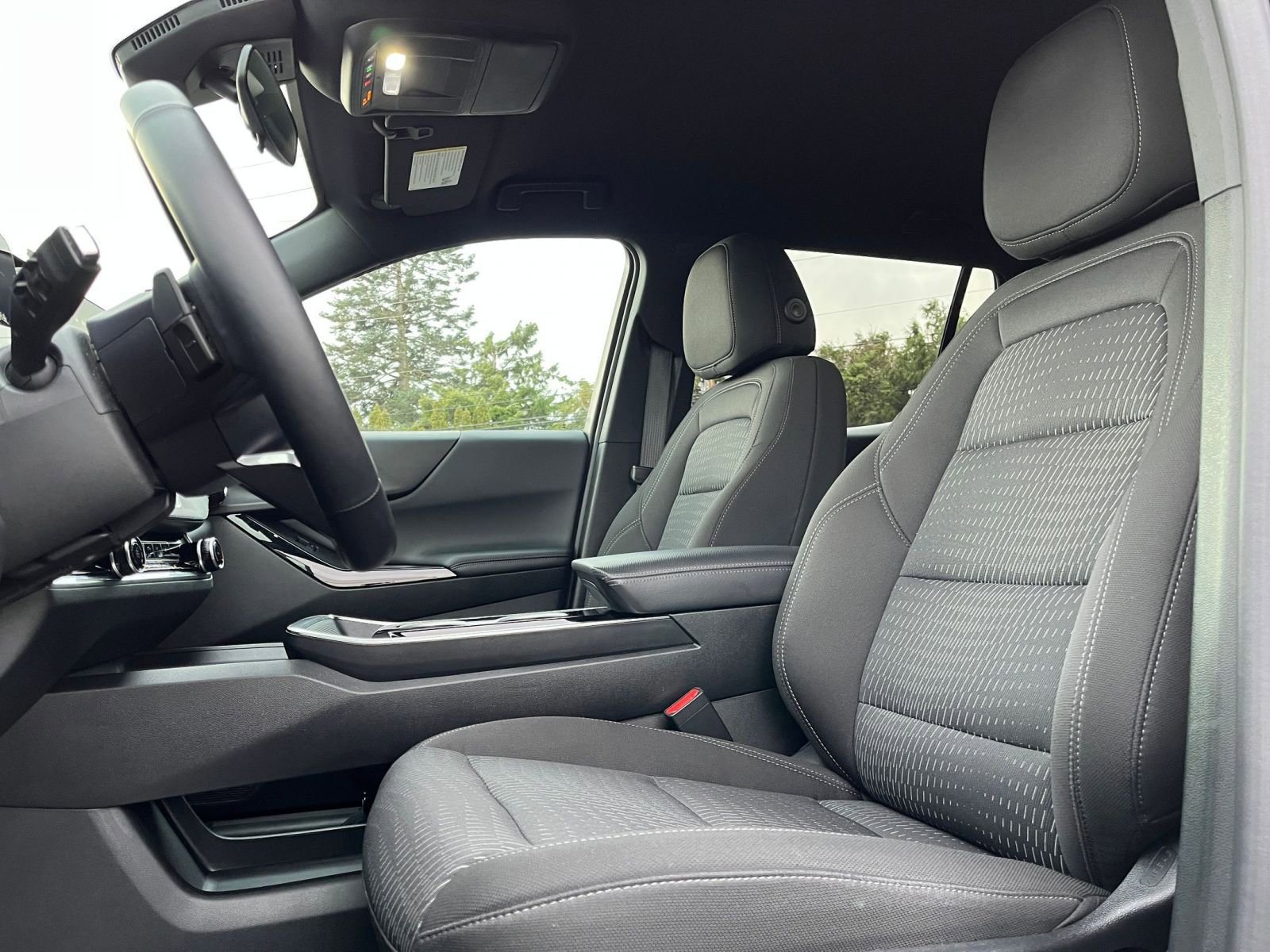 Used 2025 Chevrolet Equinox LT image 27