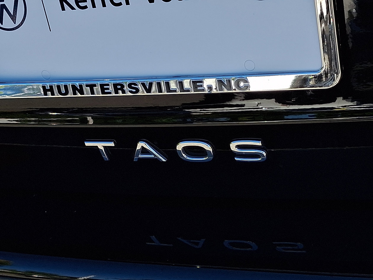 Certified 2023 Volkswagen Taos SE w/ Panoramic Sunroof Package FWD image 30
