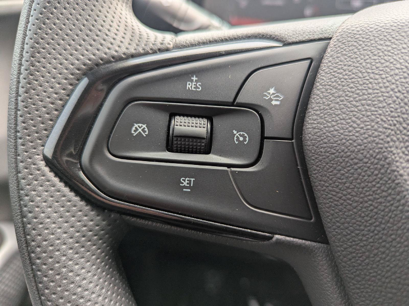 Used 2025 Chevrolet Trax LS w/ LS Convenience Package FWD image 20