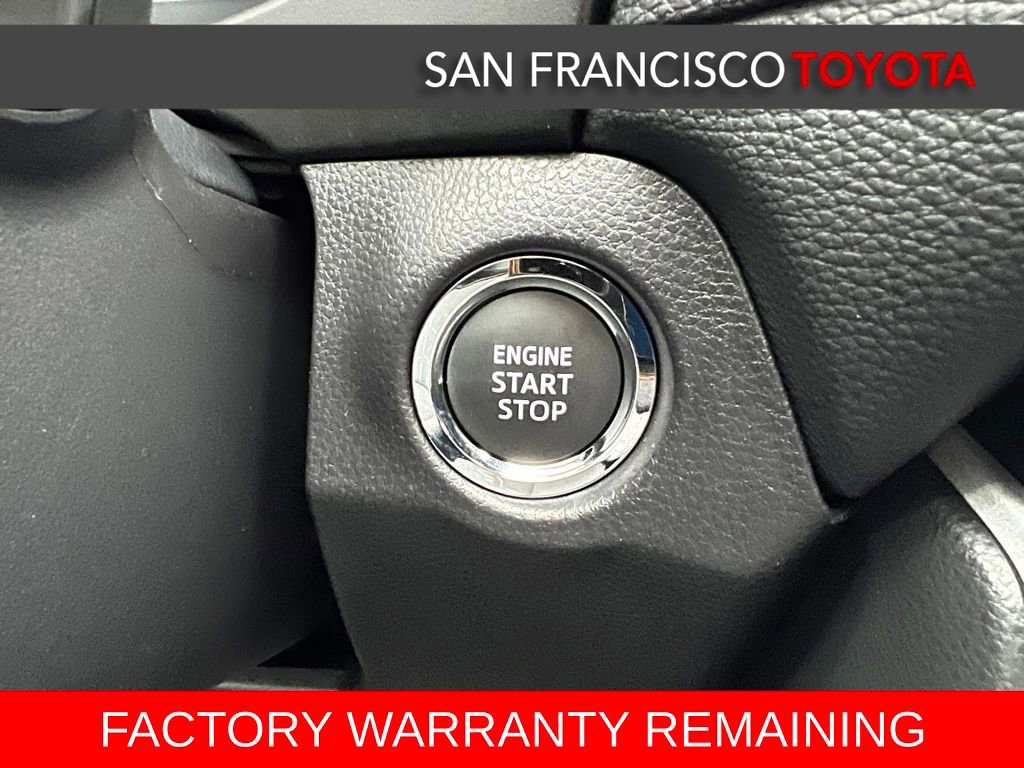 Used 2025 Toyota RAV4 XLE AWD/4WD image 25