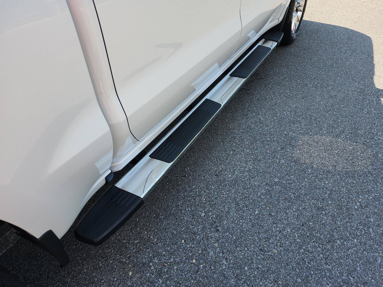 Used 2019 Chevrolet Silverado 1500 LTZ AWD/4WD image 7