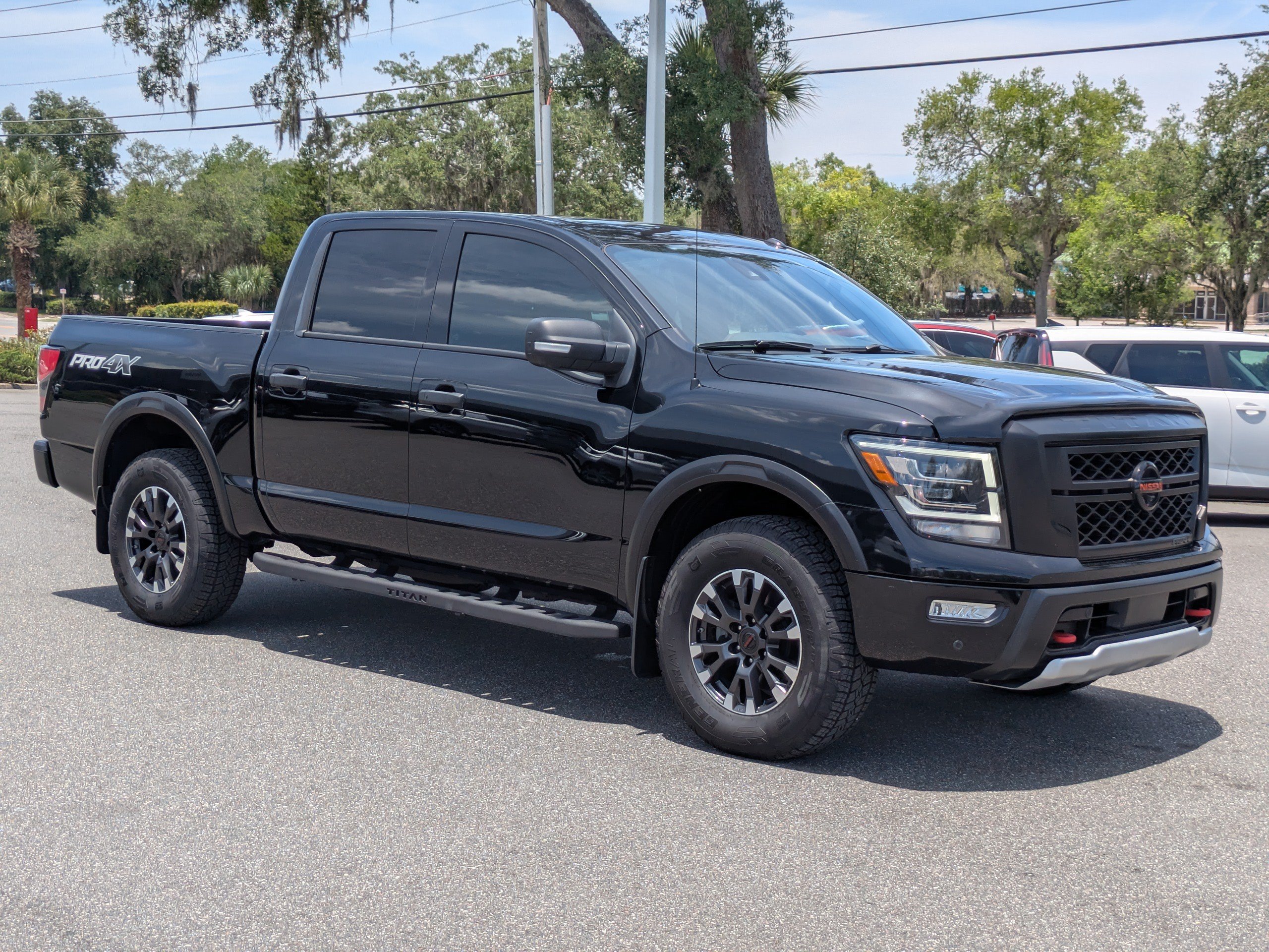 Used 2021 Nissan Titan PRO-4X w/ Pro-4x Convenience Package AWD/4WD video 2