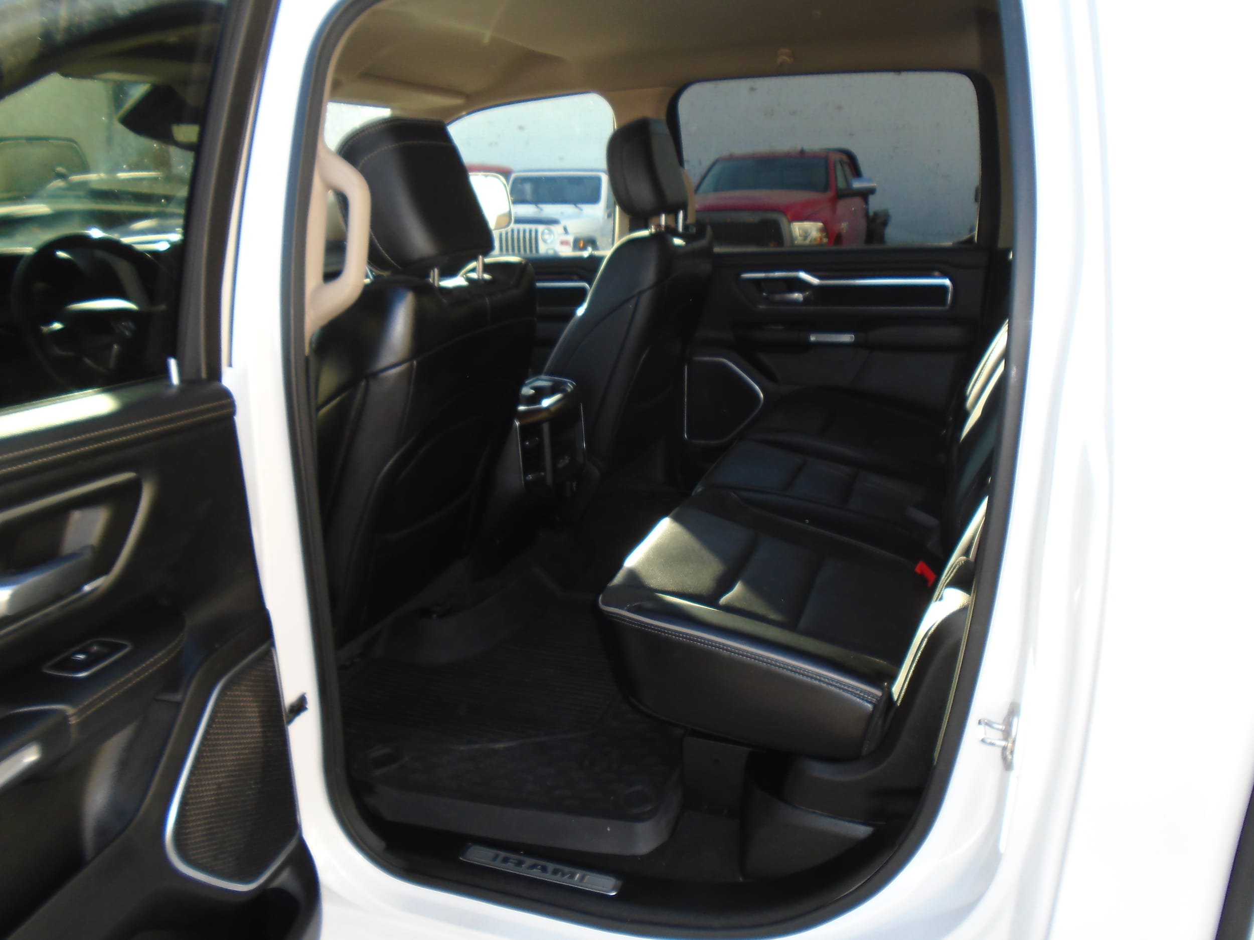 Used 2021 RAM 1500 Laramie AWD/4WD image 17