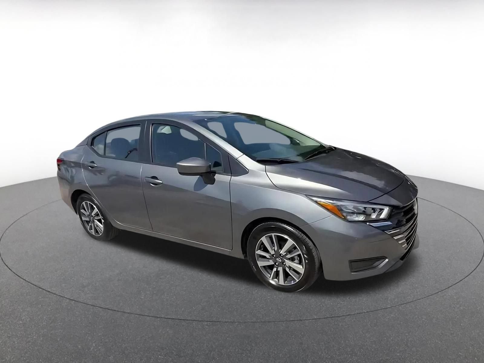 Used 2025 Nissan Versa SV FWD image 2
